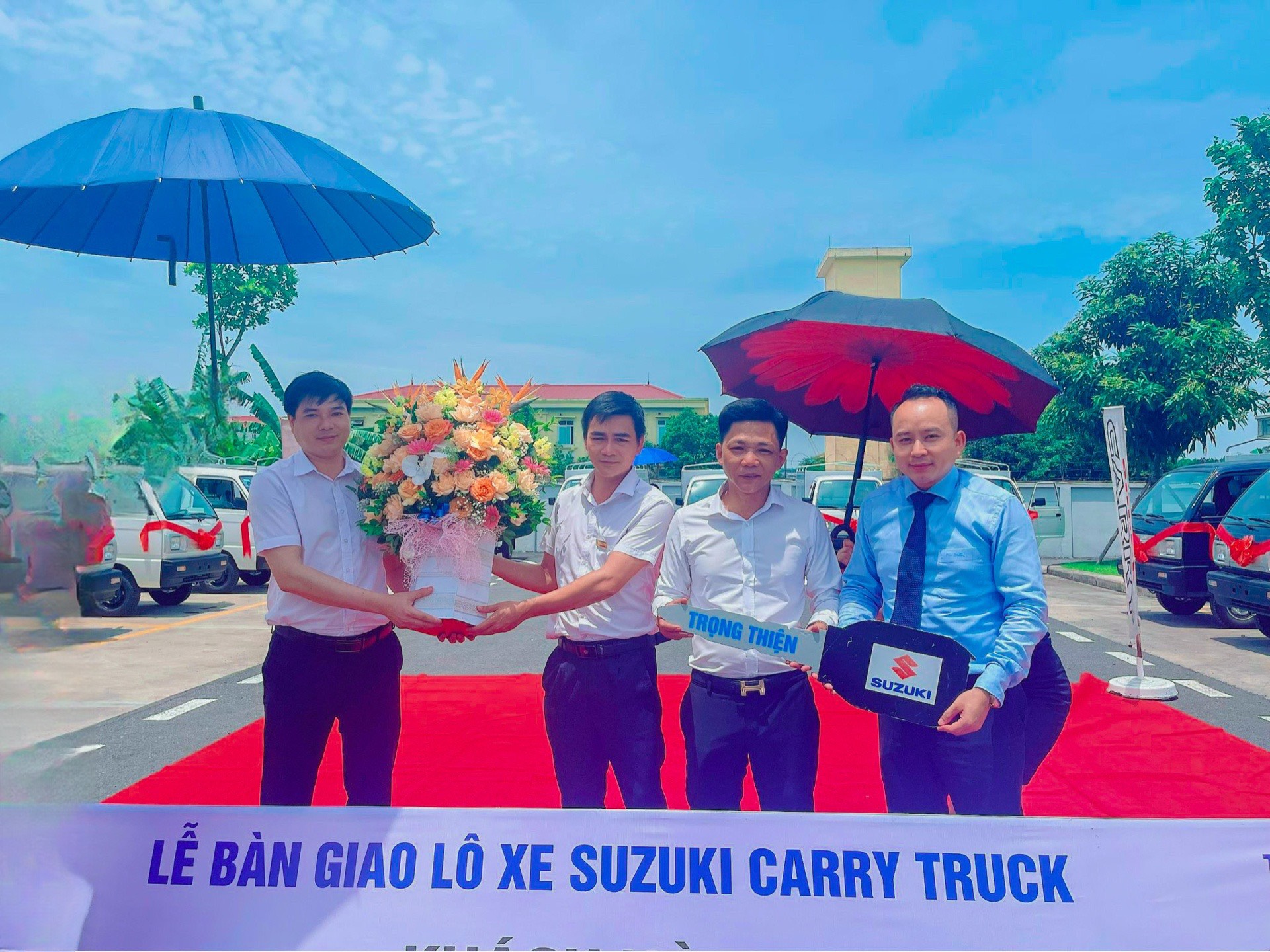 Lễ trao lô xe Suzuki Carry Truck cho Công ty TNHH Thương mại Dịch vụ và Vận tải Vạn An Group